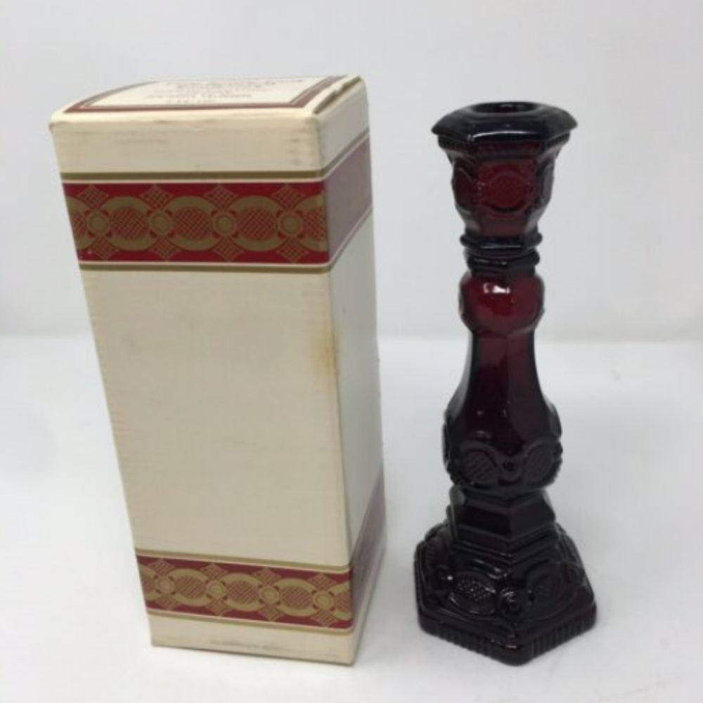 Vtg Avon CAPE COD 1876 Red Sandwich Glass candle - Picture 2 of 6